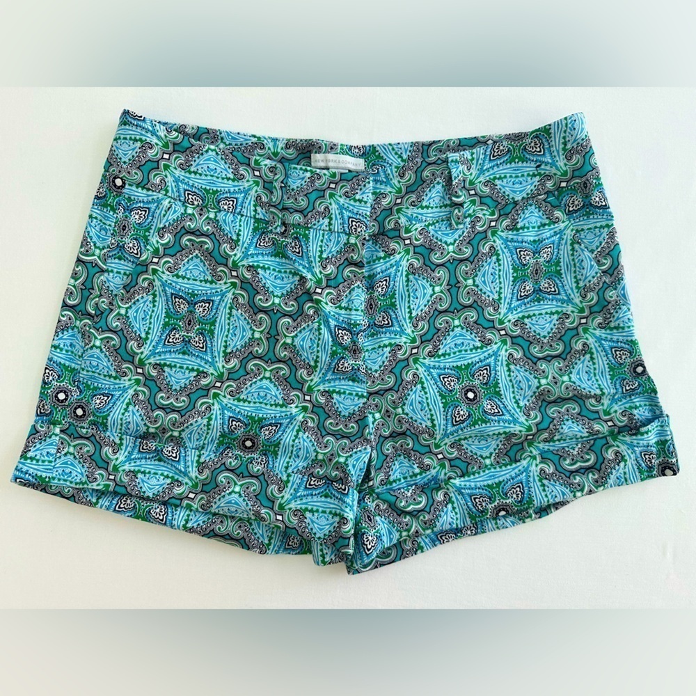 New York & Co Geometric/Paisley Patterned Bermuda Shorts - Gorgeous! Size 10